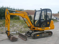 Excavator hire for earthmoving, site clearance and demolition services